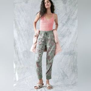 Pink Knit Tank & Green Floral Cargo Joggers Set
